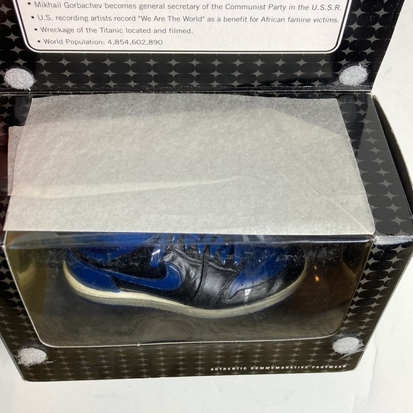 Nike AIR JORDAN Mini Tennis Shoe Bowen Designs 4282 Commemorative Collectible - Picture 5 of 16